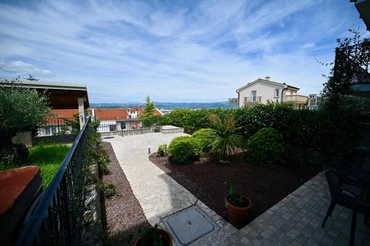 Sea Star Apartment Koper Bagian luar foto
